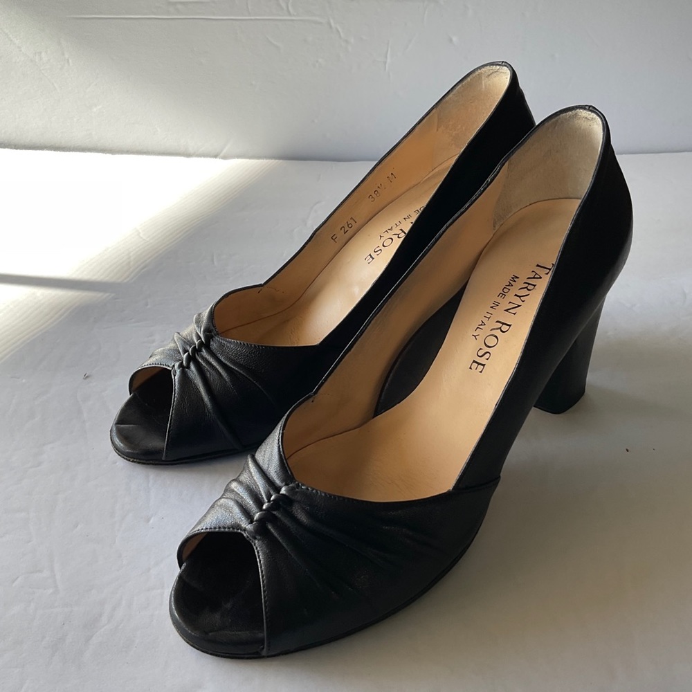 Taryn Rose Black Women’s Leather Shoes Size 38 .5